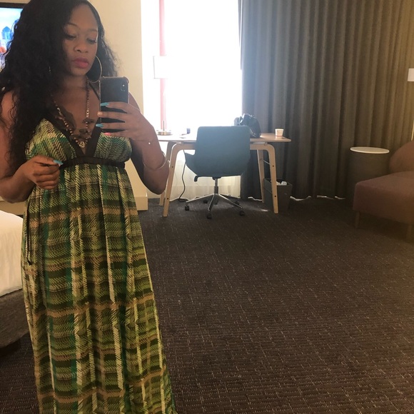 Halter maxi dress - Picture 3 of 3